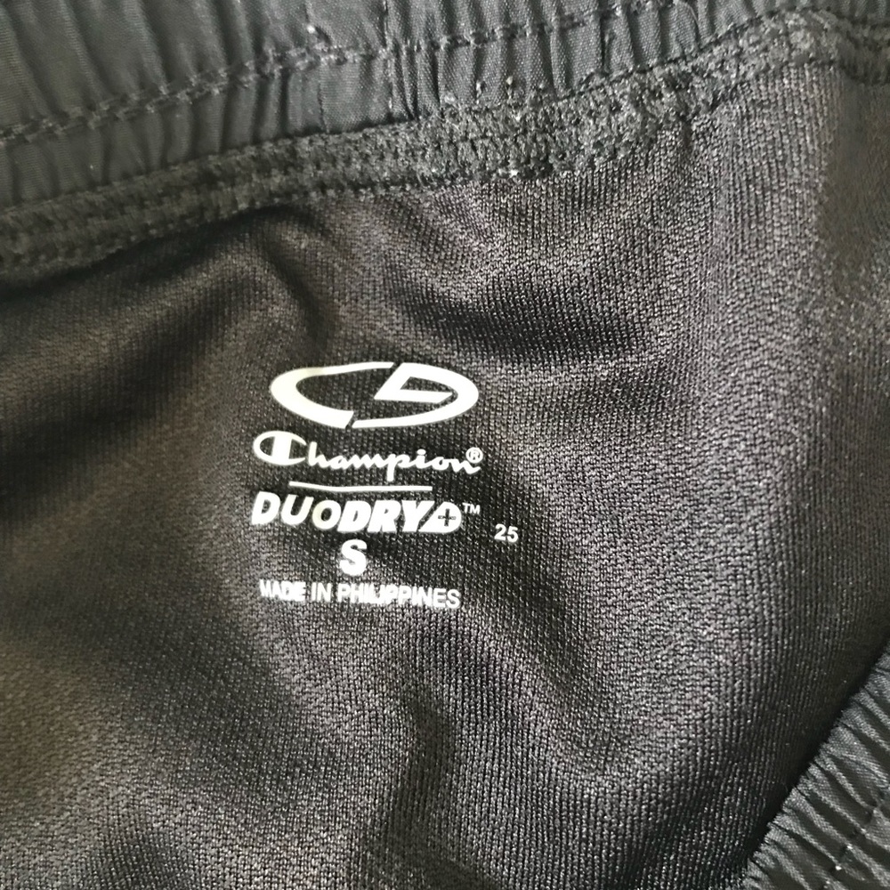 🌵Champion : Black Shorts and Sport Compressor Bra - Picture 7 of 7